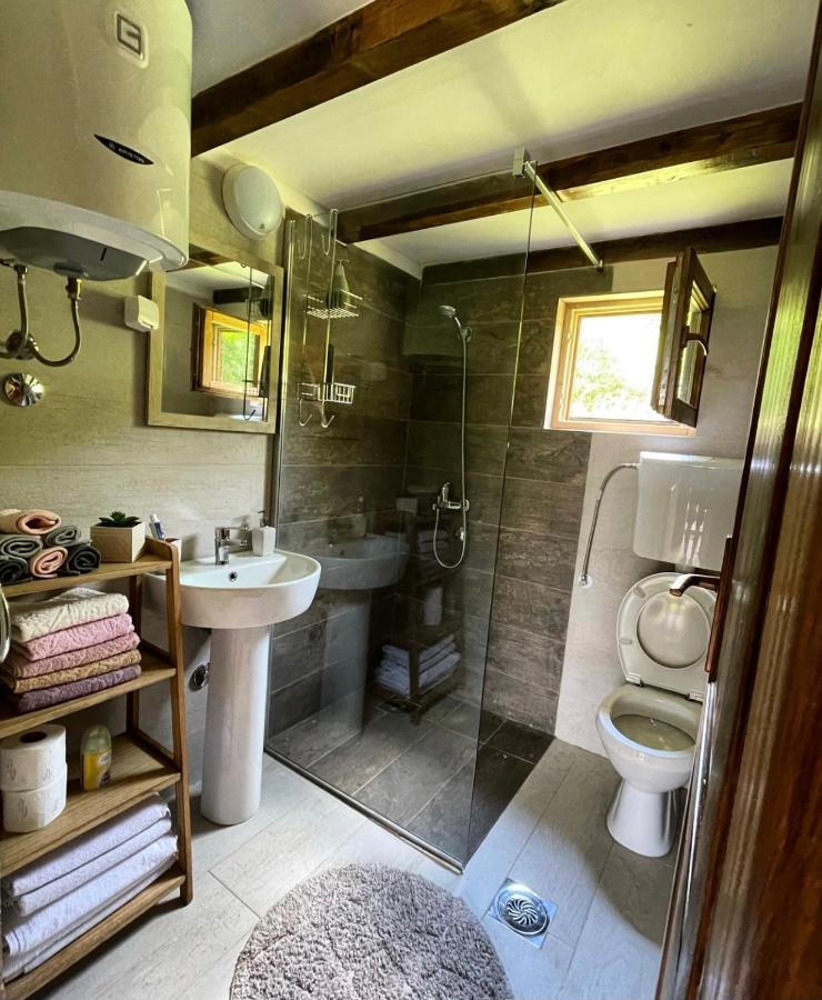Cabin House Dubovik Цетине Екстериор снимка