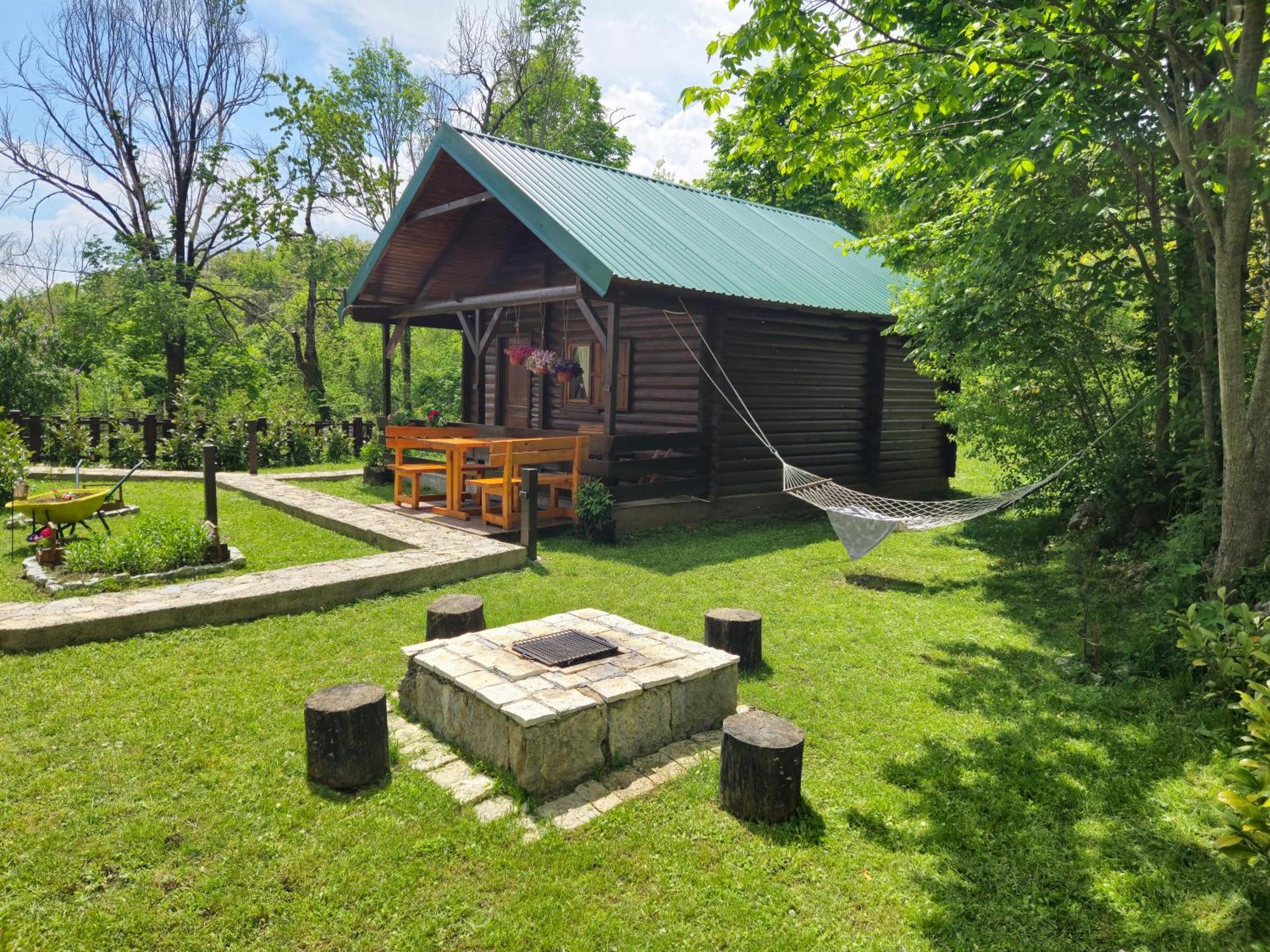 Cabin House Dubovik Цетине Екстериор снимка